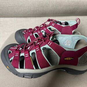 KEEN Newport H2 Sandals NWOT - Womens size 9